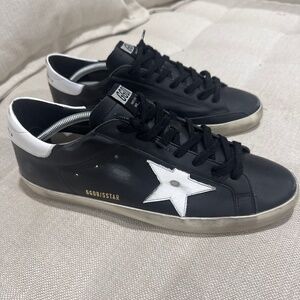 Golden Goose Sneakers. Black with white star. EU45